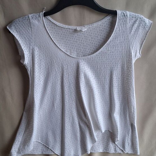 Naiba White Speckled Asymmetric Flowy Top Size S Like New