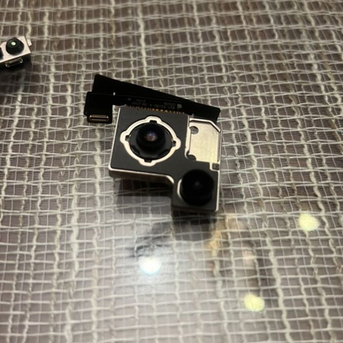 IPhone 13 front and back cameras like new, genuine and fully functional