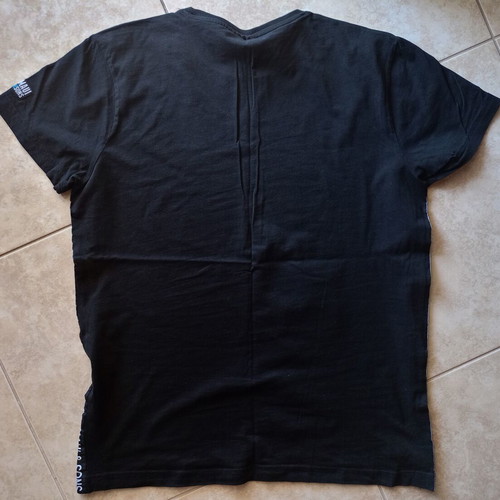 Maui and Sons T-Shirt size L like new, black with side tape logo