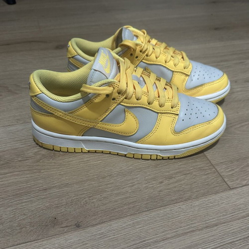 Nike Dunk Low sneakers like new, yellow, size 37.5
