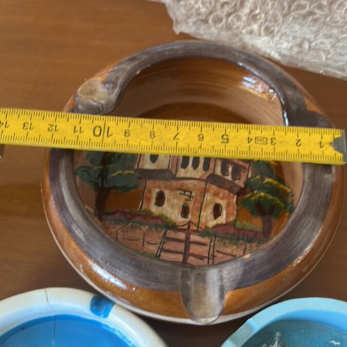 Souvenir ashtrays from Greece and Italy set, new