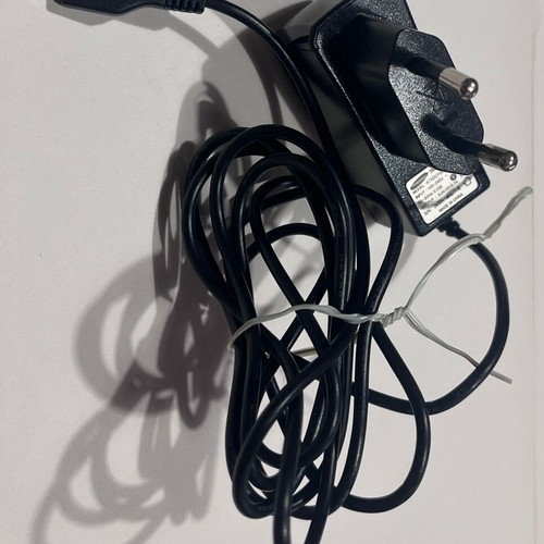 Samsung Travel Adapter model ATADU10EBE like new without wear