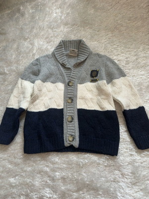 Pullover like new for child 104 cm