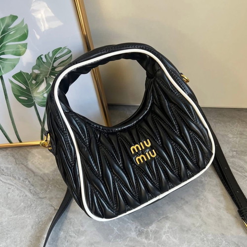 Miumiu bag with dustbag new, black handbag 20x23cm