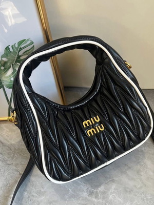 Miumiu bag with dustbag new, black handbag 20x23cm