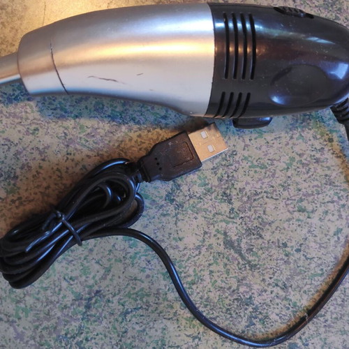 Mini USB Keyboard and Desk Cleaning Vacuum like new