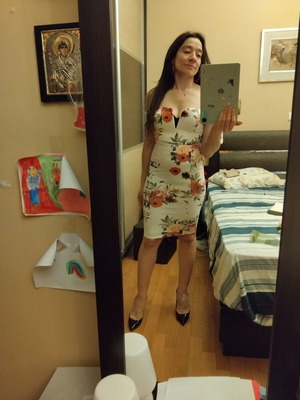 On line floral dress new, small size S