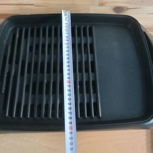 Rohnson R250 Electric Tabletop Grill like new with glass lid and thermostat