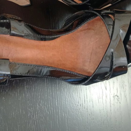 Schutz sandals new with wooden heel and patent leather size 40