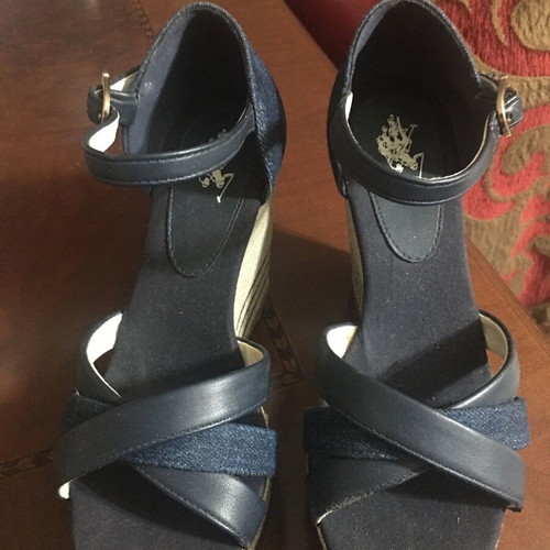 Tommy Hilfiger sandals like new, size 36, platform with strap