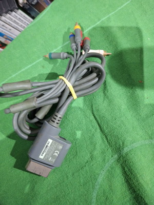 Xbox 360 TV Cable AV (RCA) Original Like New