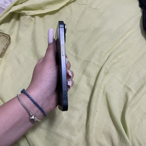 iPhone 14 in very good condition with 76% battery health