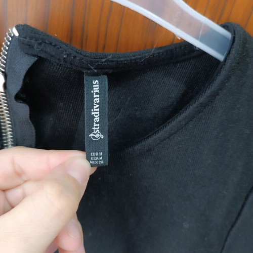 Black elastic Stradivarius dress like new, size M