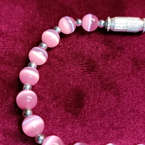 Bracelet with pink quartz used