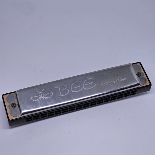 Bee harmonica with metal cover new
