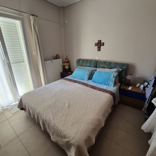 Double bed 200×160 with 2 nightstands, dresser, mirror, used