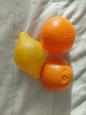 Plastic kitchen toys, 2 mandarins and 1 lemon