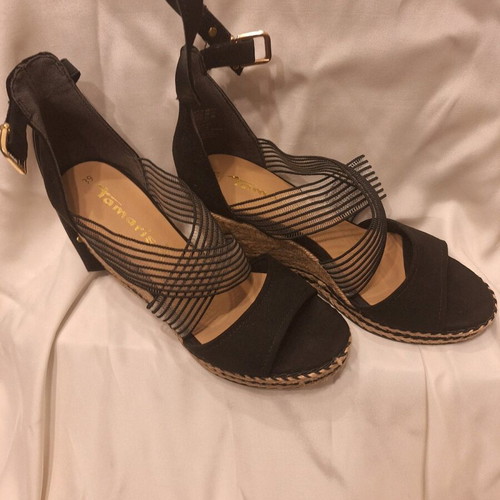 Tamaris espadrilles size 39 like new with 10 cm platform