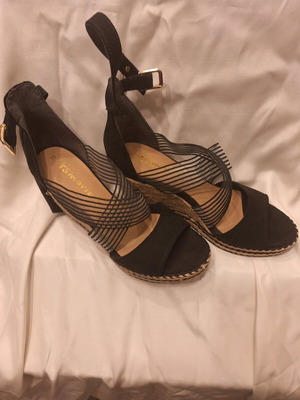 Tamaris espadrilles size 39 like new with 10 cm platform