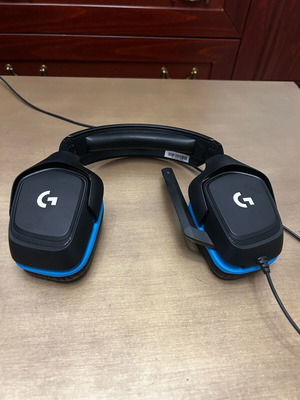 Logitech G432 gaming headsets like new, wired