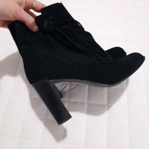 Karen Millen London black suede leather tassel ankle boots like new, size 38