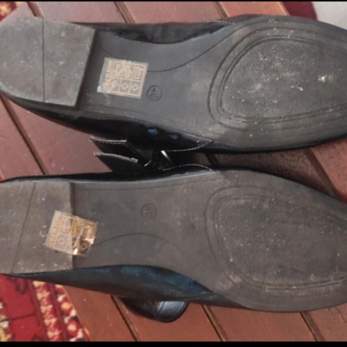 Low shoes size 40 black used