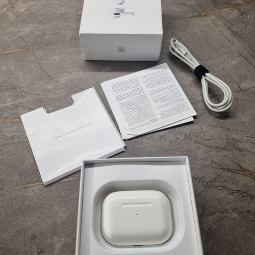 Apple AirPods Pro 1st Generation used, like new