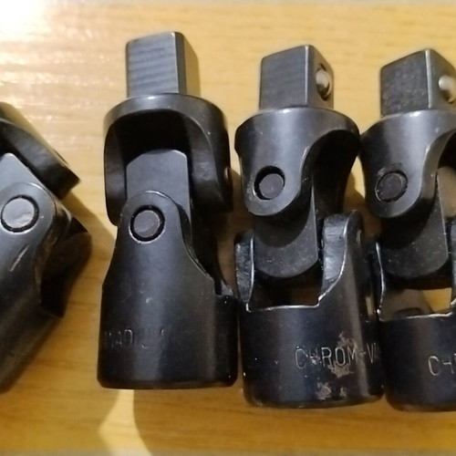 Set of 4 universal joint adapters for socket wrench