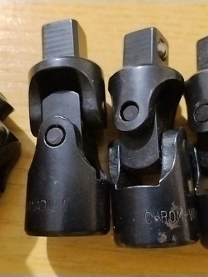 Set of 4 universal joint adapters for socket wrench