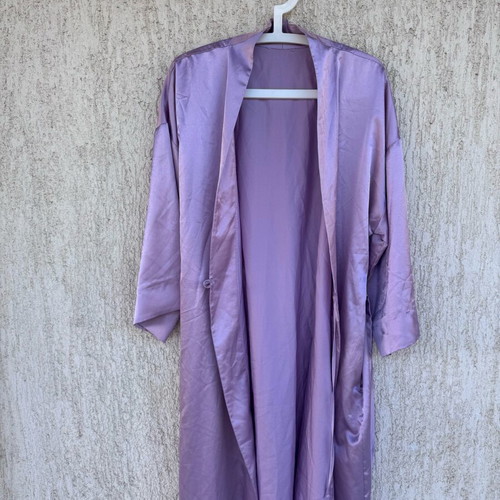 Lilac satin kimono robe like new, one size, pink purple
