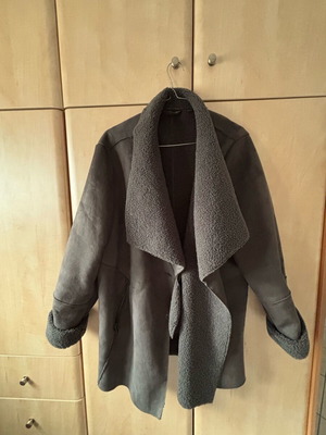 Halle Berry suede and fur coat size 46 like new, gray