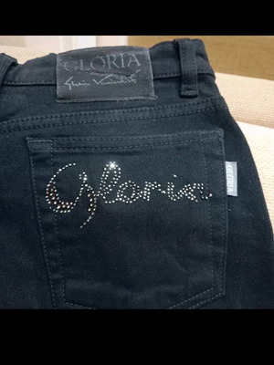Gloria Vanderbilt παντελόνι μαύρο βελούδο σε ίσια γραμμή size 8 σαν καινούργιο