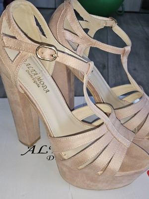 Alta Moda suede platform sandals like new, size 38