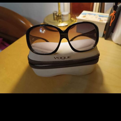 Vogue glasses like new, authentic
