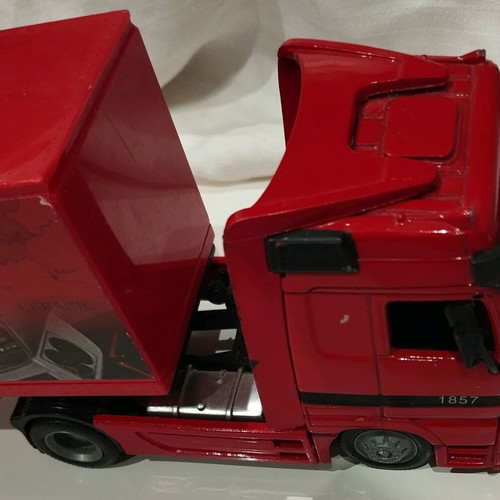Mercedes toy truck with detachable trailer like new