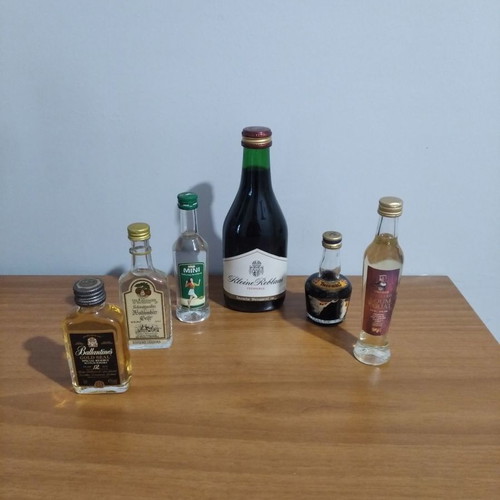 Miniature bottles used, pack of 6, liqueur drinks wine