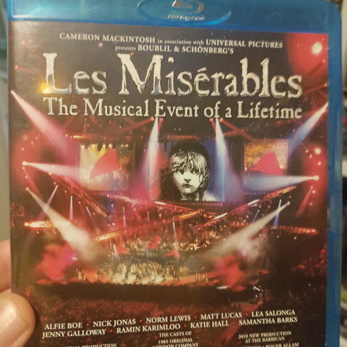 Les Miserables In Concert Blu-Ray like new