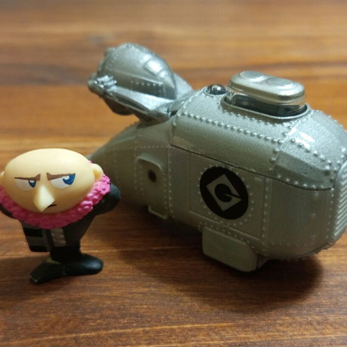 Hot Wheels Gru mobile and figure like new