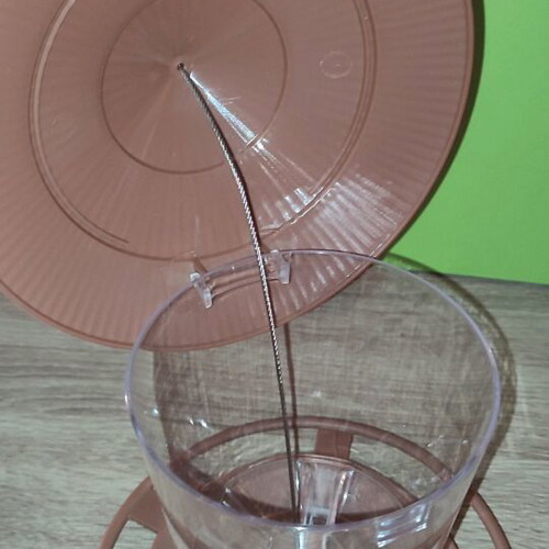 Hanging bird feeder new, suitable for garden use