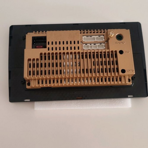 Sinosmart Multimedia 10.1" used with screen protection
