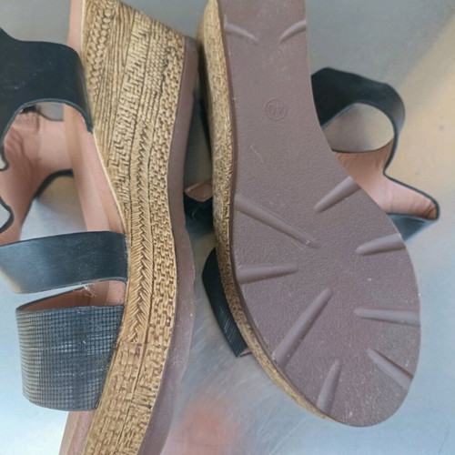 Women's black sandals like new, size 40
