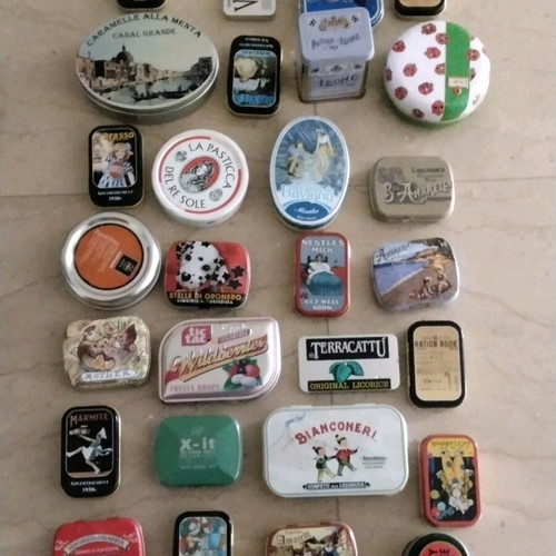 Candy tins like new, collection of 54 pieces