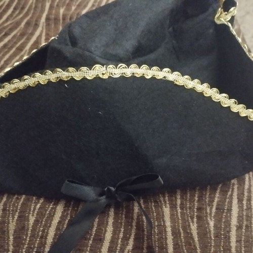 Pirate costume like new, size 10-12 years