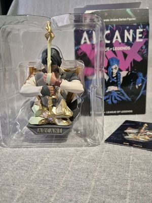 POP MART League of Legends Arcane Jayce figure like new