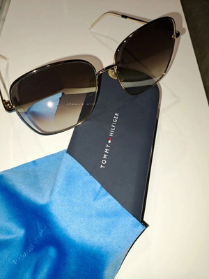 Tommy Hilfiger sunglasses new, gold frame with mirrored lenses