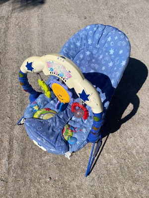 Baby bouncer Fisher Price μεταχειρισμένο με αφαιρούμενα καλύμματα και μεταλλικά πόδια