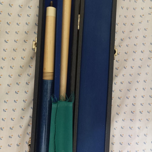 Billiard cue used, glued, fully functional