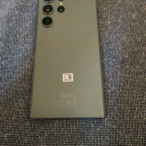 Samsung S23 Ultra 256GB like new with cases, green