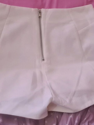 White shorts size M like new