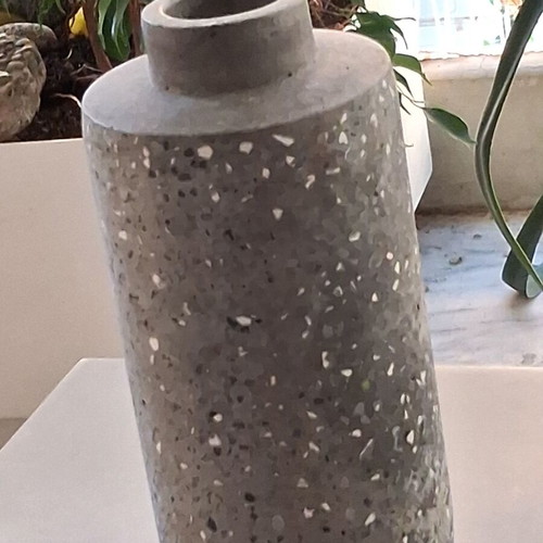 Cement vase used, height 28 cm, diameter 13 cm